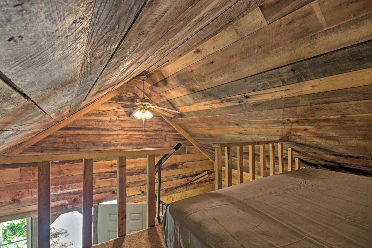 Creekside Cabin With Deck In Pisgah Forest! Barnardsville Buitenkant foto